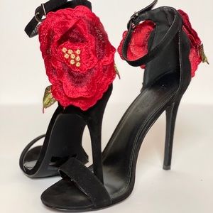 Black heels with gorgeous Rose
